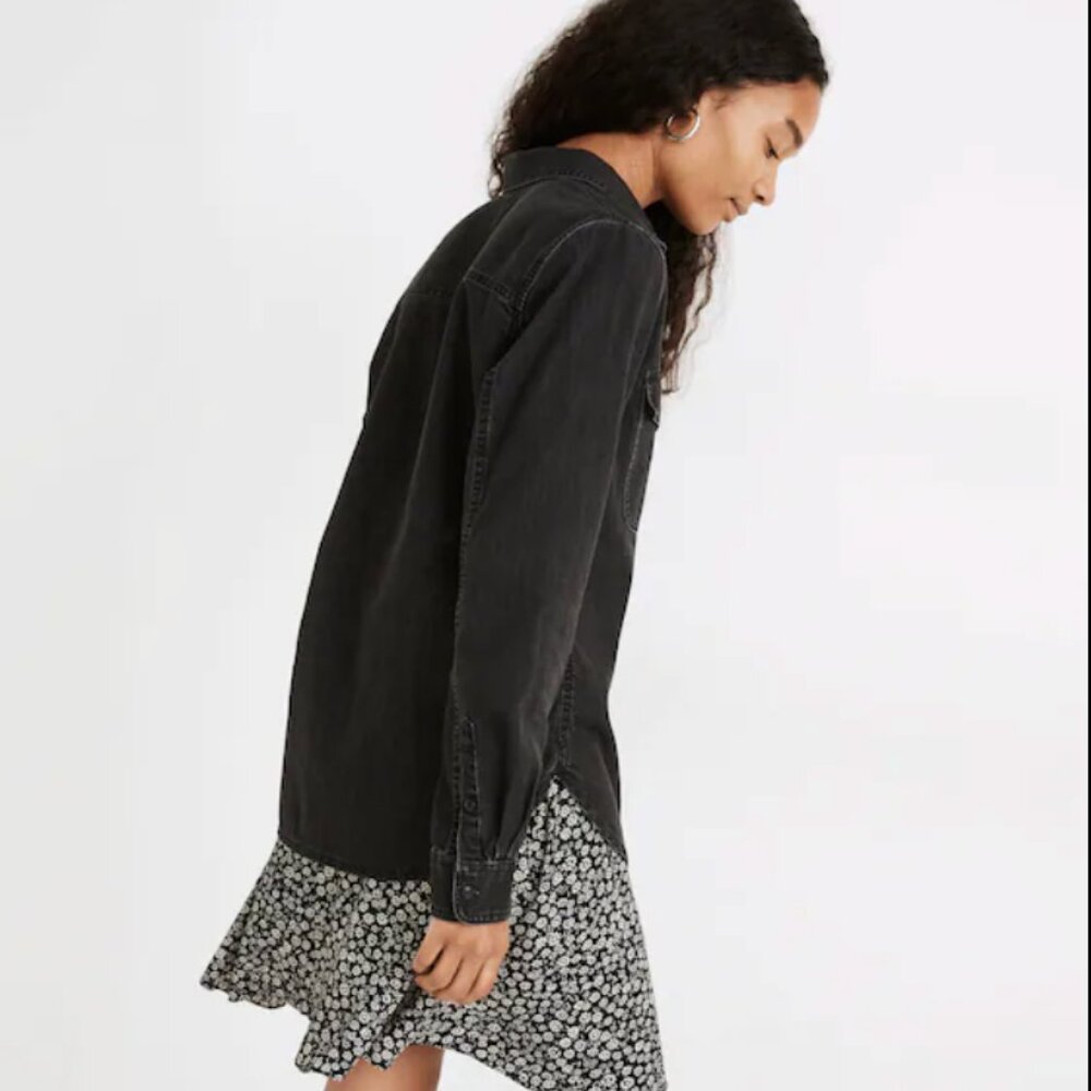 Madewell Denim Button-Up Shirt in Lunar Wash